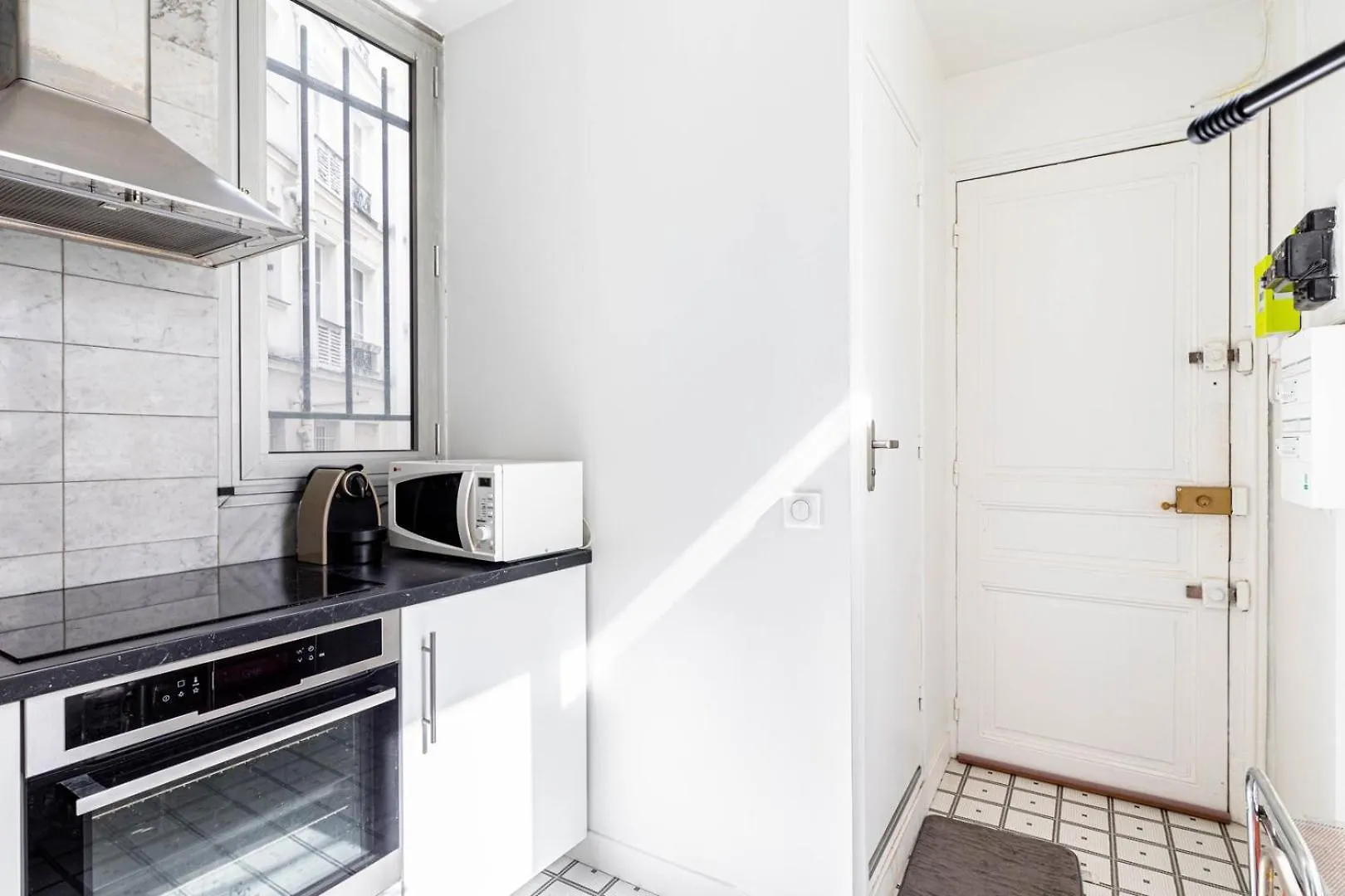 Appartamento Guestready - Sunlit Serenity Near Montmartre Parigi